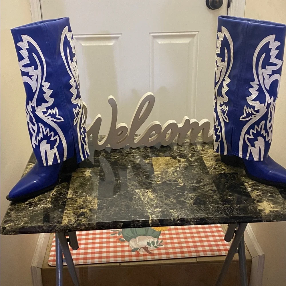 🔥Won’t Last🔥Azalea Wang Blue & White Western Embroidered Design Boots Size 9 EUC - Picture 2 of 9